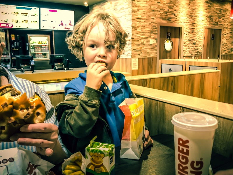 gallery/Romain à Burger King - Le 10 August 2019 à 23h10m16s Bis